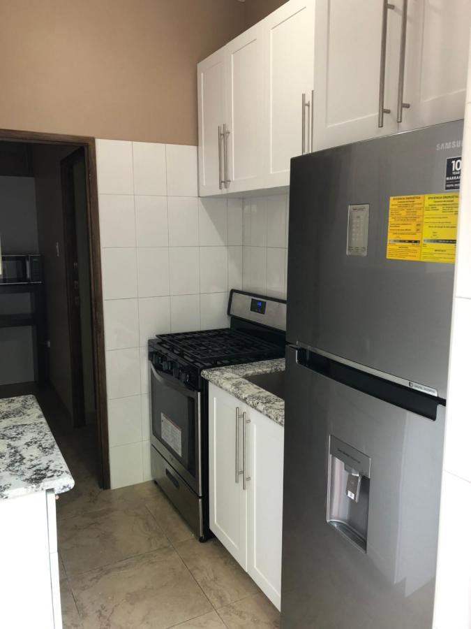 Le Quad - One Bedroom & Studio Apt - Private, Spacious & Secured Кінгстон Екстер'єр фото
