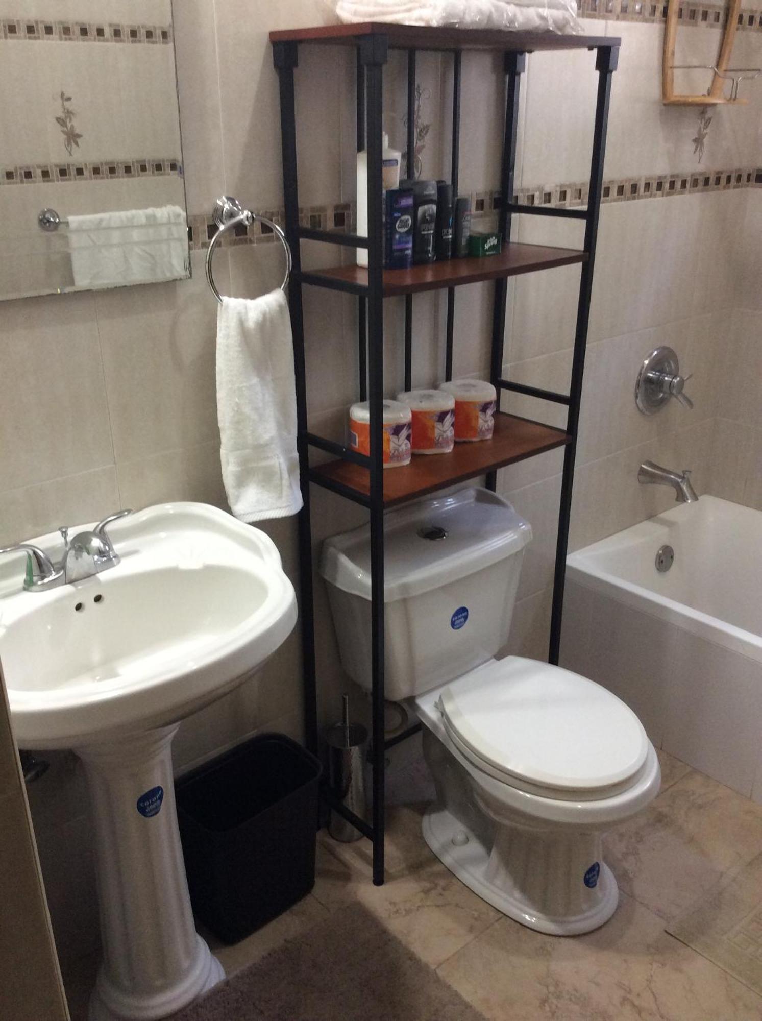 Le Quad - One Bedroom & Studio Apt - Private, Spacious & Secured Кінгстон Екстер'єр фото