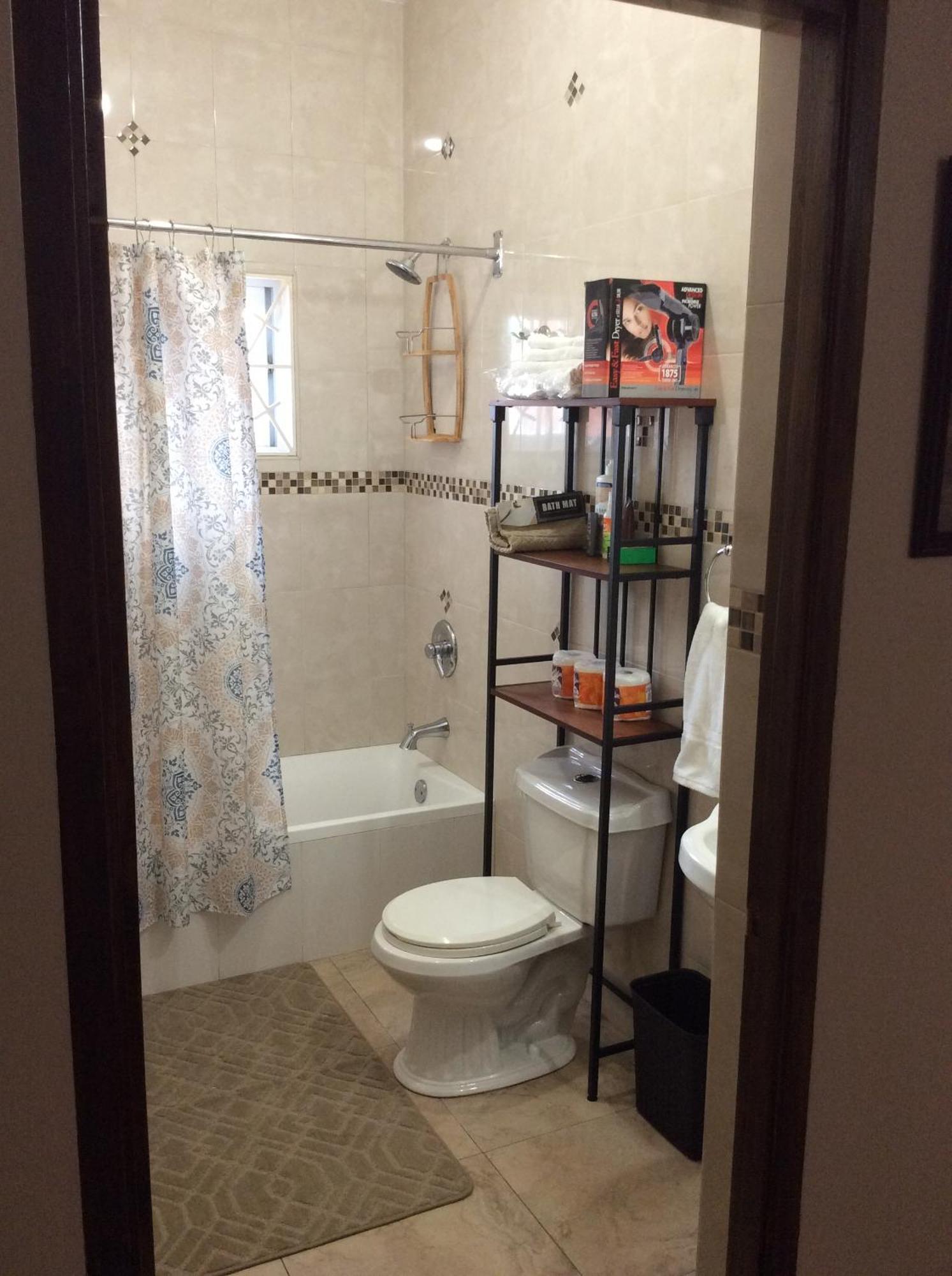Le Quad - One Bedroom & Studio Apt - Private, Spacious & Secured Кінгстон Екстер'єр фото