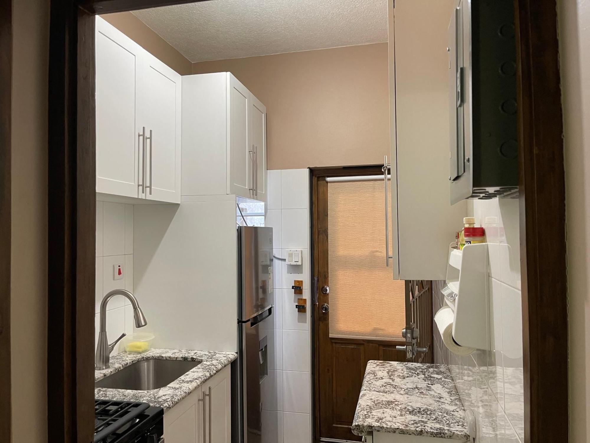 Le Quad - One Bedroom & Studio Apt - Private, Spacious & Secured Кінгстон Екстер'єр фото
